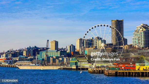 ferris wheel at pier 57 - fall in seattle stock pictures, royalty-free photos & images