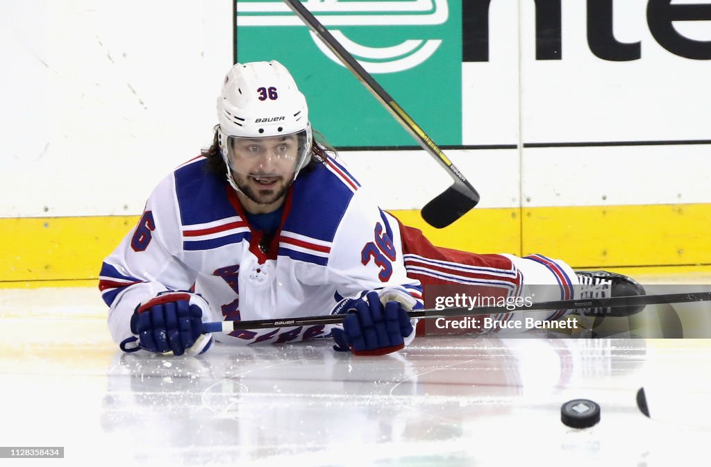 Carolina Hurricanes v New York Rangers