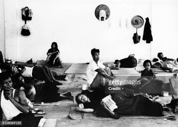 Picture taken on May 1962 showing Chinese refugees in a provisional shelter at Hong Kong. - During the famine caused by "The Great Leap Forward"...