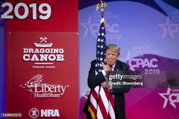 Hugging Flag 70 Donald Trump Hugging A Flag Stock Photos, High-Res Pictures, and ...