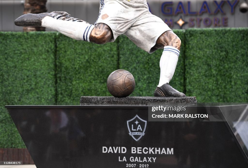 TOPSHOT-FBL-MLS-GALAXY-CELEBRITY-BECKHAM