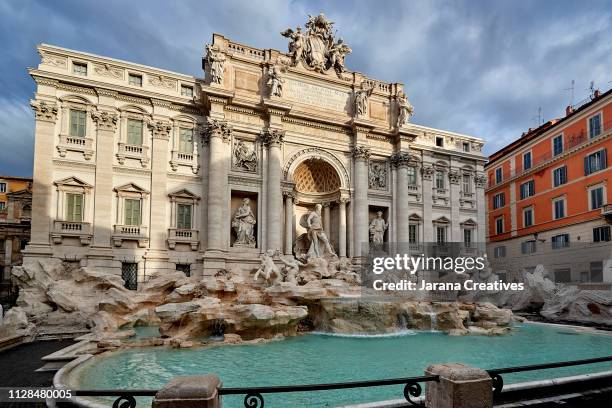 details of fontana di trevi - bernini stockfoto's en -beelden