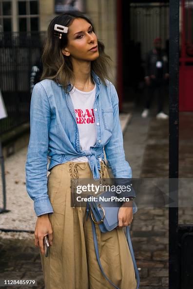 Street Style - Paris Fashion Week Womenswear Fall/Winter 2019/2020 : Day 6 Street Style - Paris Fashion Week Womenswear Fall/Winter 2019/2020 : Day 6
