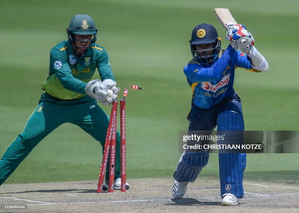 South Africa's wicketkeeper Quinton de Kock stumps Sri Lanka's... News ...