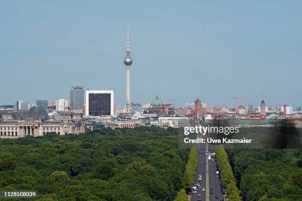 view from victory column to strasse des 17. juni, brandenburg gate, charite and fernsehturm alex, berlin, germany - berlin alex stock-fotos und bilder