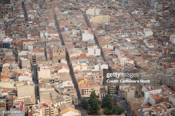 casco antiguo de un pueblo español - estructura de edificio stock pictures, royalty-free photos & images