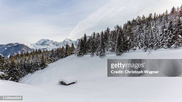 österreich tirol - wilder kaiser winter - lebensziel stock pictures, royalty-free photos & images