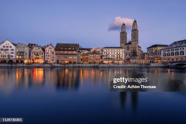 zurich cityscape, switzerland, europe - stimmungsvolle umgebung fotografías e imágenes de stock