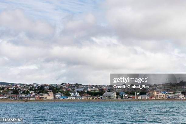 punta arenas, chili - magallanes y antartica chilena regio stockfoto's en -beelden
