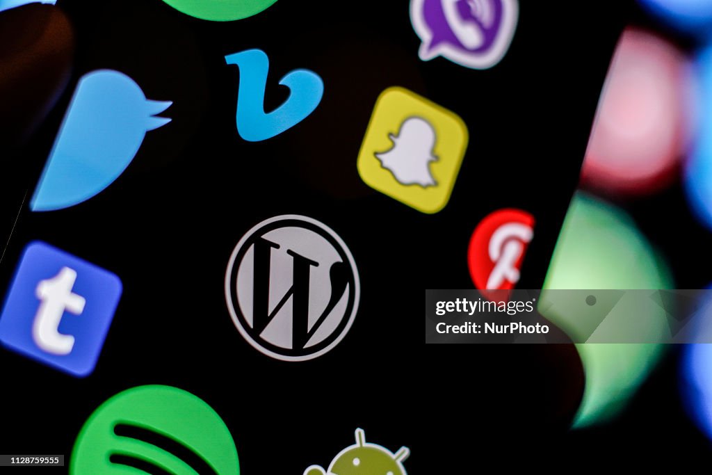 Popular Social Media Logos