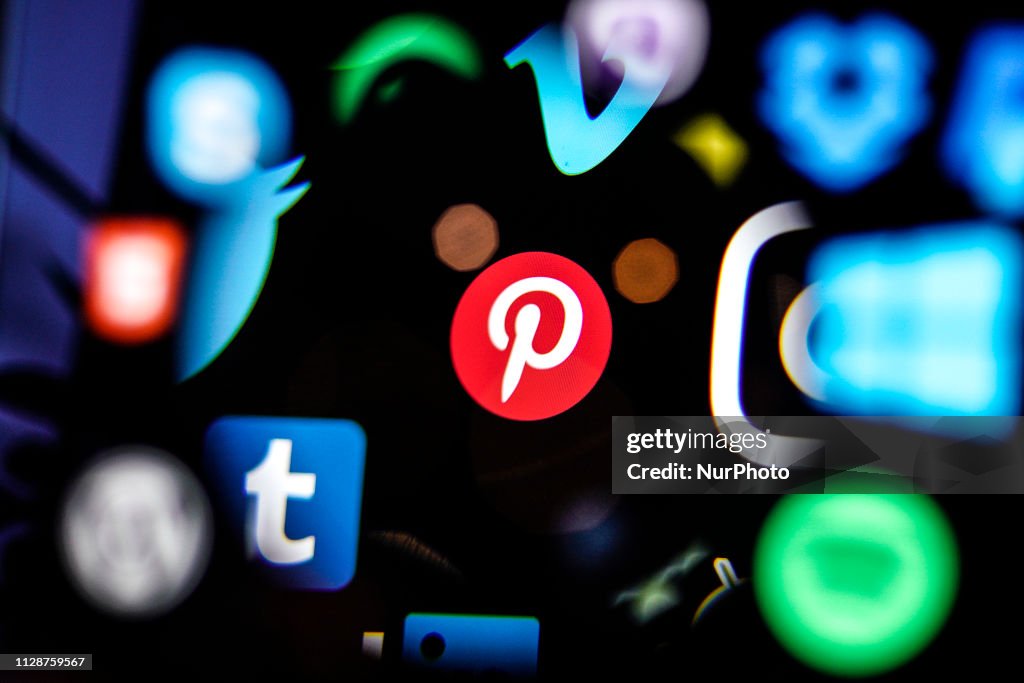 Popular Social Media Logos