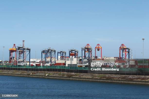 Mv Botany 111 Port Botany Shipping Container Terminal Stock Photos, High-Res ...
