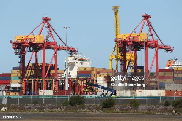 Mv Botany 111 Port Botany Shipping Container Terminal Stock Photos, High-Res ...