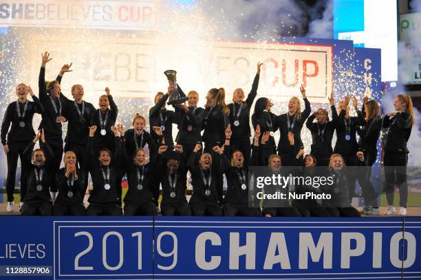 England wins the 2019 SheBelieves Cup edition and celebrates during the SheBelieves Cup Ceremony at Raymond James Stadium on March 5, 2019 in Tampa,...