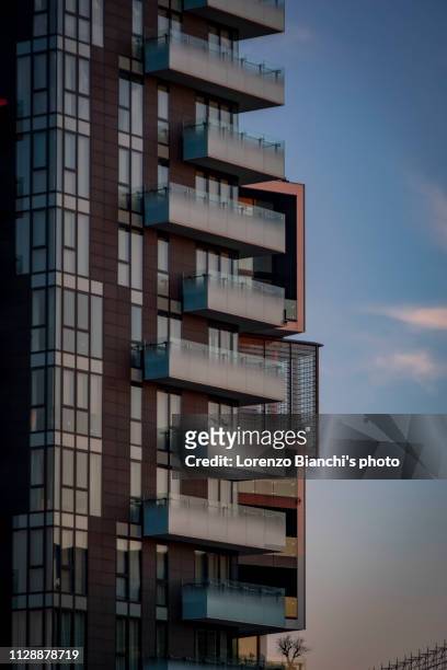 torre solaria, porta nuova district, milan italy - appartamento - fotografias e filmes do acervo