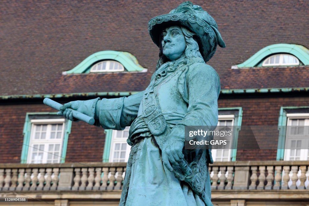 Estatua de Niels Juel en Holmens Kanal en Copenhague