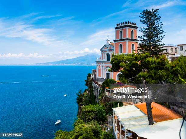 italy, campania, naples, gulf of naples, vico equense, church chiesa della santissima annunziata - vico equense fotografías e imágenes de stock