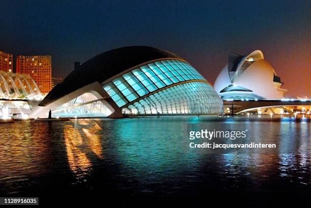 modern architecture: the city of arts and sciences in valencia, spain - art and city museum stock pictures, royalty-free photos & images