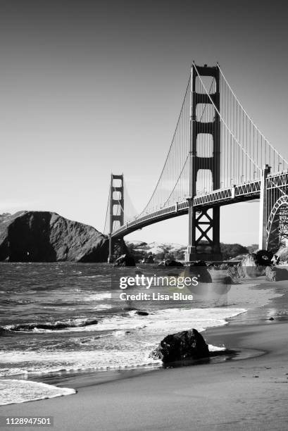 golden gate bridge, san francisco. black and white. - black and white landscape stock pictures, royalty-free photos & images