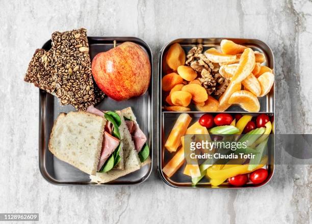 lunch box - snacks stock-fotos und bilder