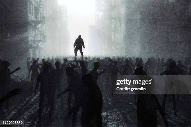 zombie apocalyps overlevende tegen hordes van undead - zombie stockfoto's en -beelden