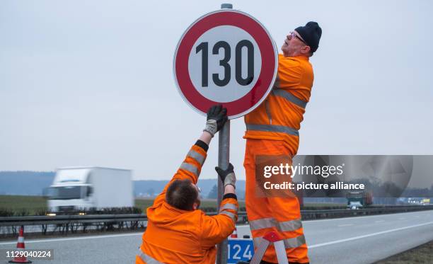 March 2019, Mecklenburg-Western Pomerania, Suckow: Together with a colleague on the A24 motorway near Suckow, road-keeper Wolfgang Siegel is...