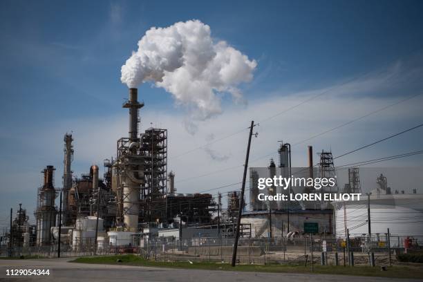 Houston Refineries Houston Refinery Photos and Premium High Res Pictures - Getty Images