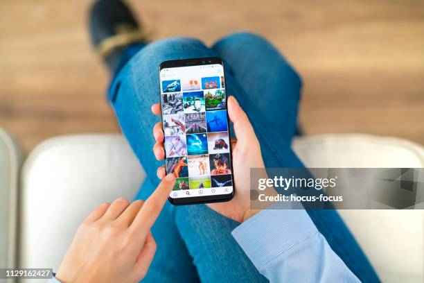 instagram su iphone - filtro automatico di post produzione foto e immagini stock