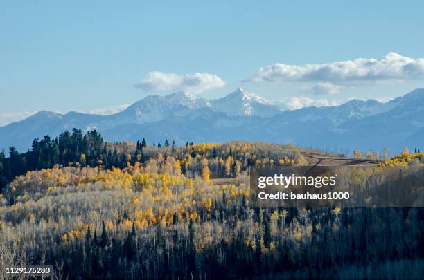 近衛兵のパスとアスペンズ アット パークシティ、ユタ州のコロラド州ロッキー山脈のピーク色 - park city utah ストックフォトと画像