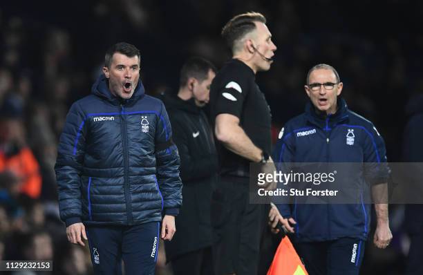 Notts Forest manager Martin O' Neill and assistant Roy Keane have choice words with the referee's assistant on the touchline during the Sky Bet...