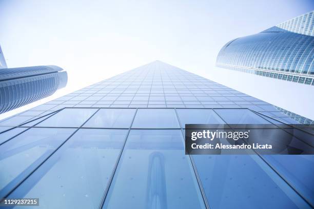 skyscrapers - industria edile stockfoto's en -beelden