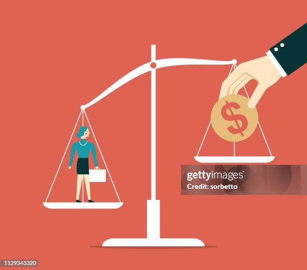 geschäftsfrau und geld auf waage - equal arm balance stock-grafiken, -clipart, -cartoons und -symbole