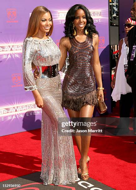 Beyonce and Kelly Rowland during BET Awards 2007 - Arrivals at Shrine Auditorium in Los Angeles, California, United States.