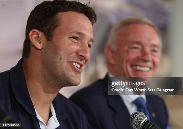 Jerry Signing Romo Tony Romo Jerry Jones Photos and Premium High Res Pictures - Getty Images