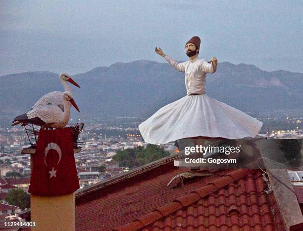 mevlana-semazen figuur - sultan stockfoto's en -beelden