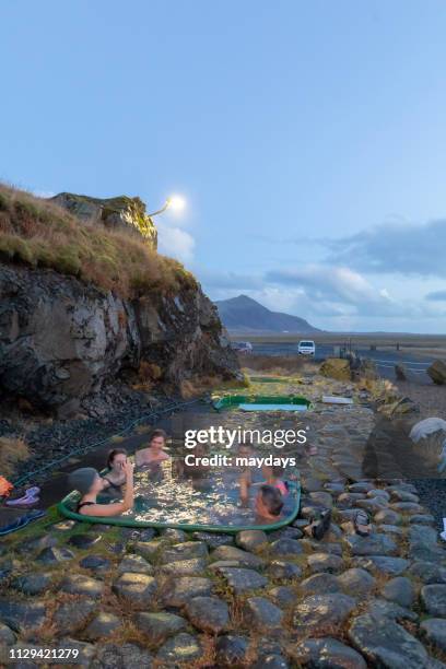 hot thermal spots, iceland - clima polare 個照片及圖片檔