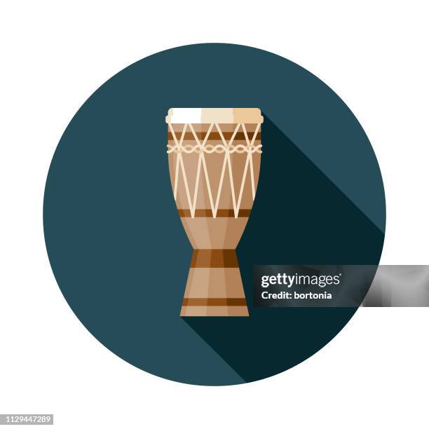 illustrazioni stock, clip art, cartoni animati e icone di tendenza di icona dello strumento musicale a tamburo - djembe