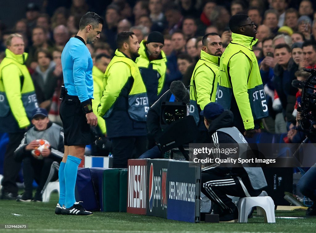Ajax v Real Madrid - UEFA Champions League Round of 16: First Leg