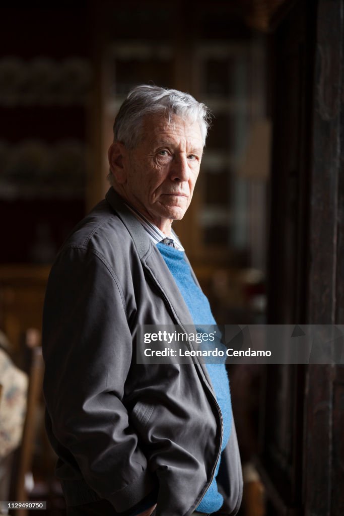 Amos Oz