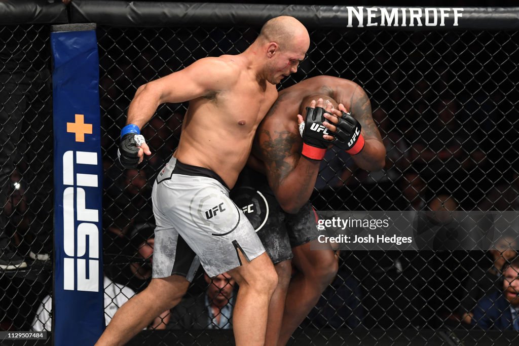 UFC Fight Night: Lewis v Dos Santos