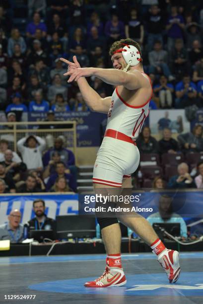 Darden Schurg of Wabash defeated Jairod James of Mount Union in the 174lb weight class during the Division III Men's Wrestling Championship held at...