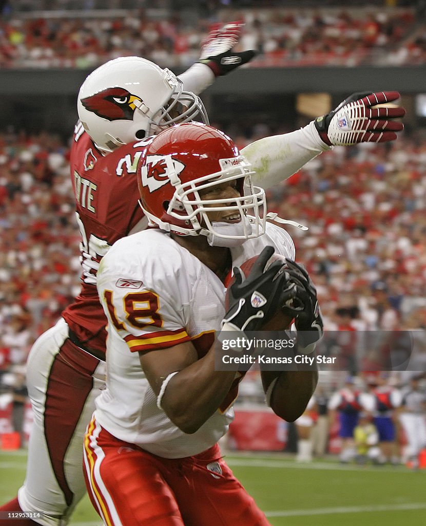 Kansas City Chiefs wide receiver Samie Parker pulls down a 1