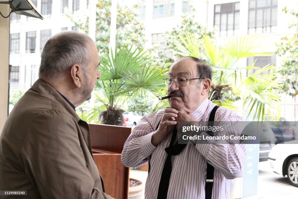 snowman Pure a creditor Umberto Eco, Italian writer with Jean-Claude Carriere, French writer,...  News Photo - Getty Images