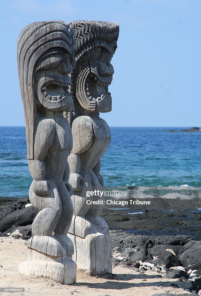 Two gods called Kii in the ancient Hawaiian religion stand g