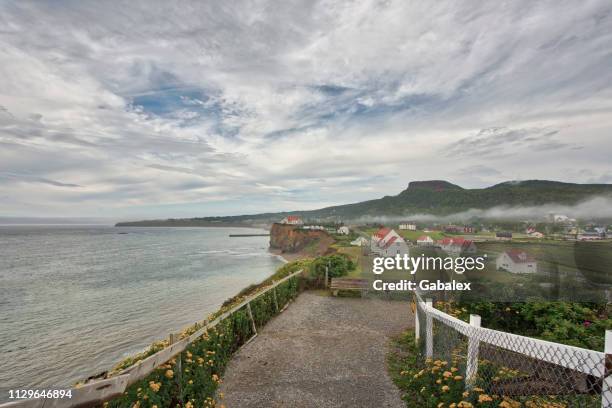 village of percé - route été stock pictures, royalty-free photos & images