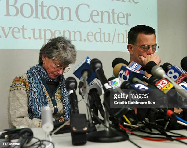 Chief surgeon Dr. Dean Richardson, right, answers questions with Barbaro's co-owner, Gretchen Jackson, at the University of Pennsylvania's New Bolton...