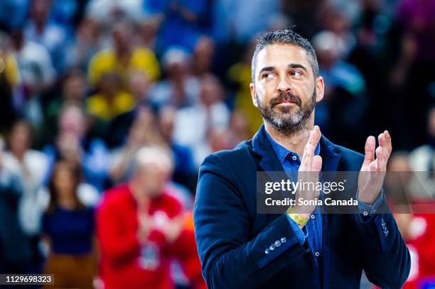 Juan Carlos Navarro receives the Legend Trophy of Liga ACB during the Copa del Rey quarter finals match between Barca Lassa and Valencia Basket at...