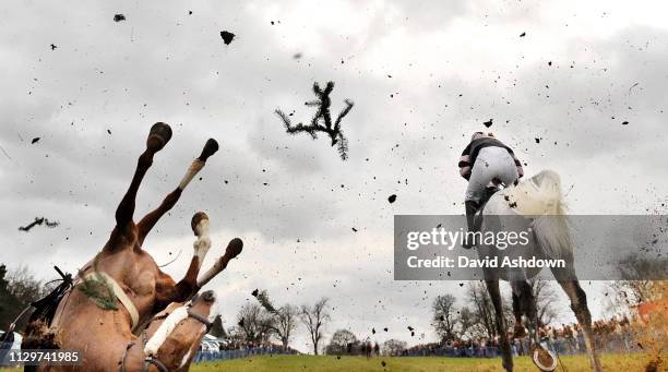 Godstone Races Point To Point Racing Photos and Premium High Res Pictures - Getty Images