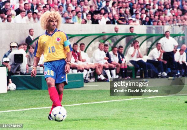 Carlos Valderrama captain of Colombia about to take a free kick during England v Colombia at the State Felix-Bollaert, Lens 26th June 1998. FIFA...