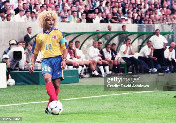 Carlos Valderrama captain of Colombia about to take a free kick during England v Colombia at the State Felix-Bollaert, Lens 26th June 1998. FIFA...